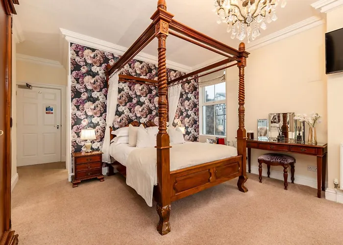 Wheatlands Lodge-Windermere - Award Winning - Adult Only - Free Car Park-Free Off Site Health Club Access