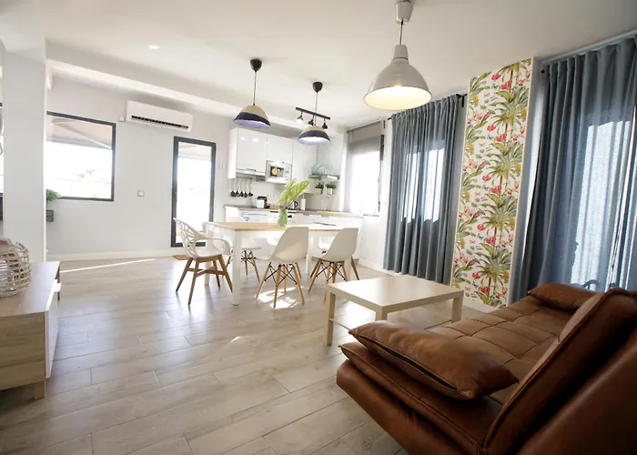 Hotel cerca del colegio: Ático Casa Lola