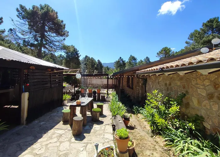 Chalet lujo en finca Zafiro lagunazo Riopar 5 o 3 dormitorios y 3 Baños Parque Natural del Rio Mundo