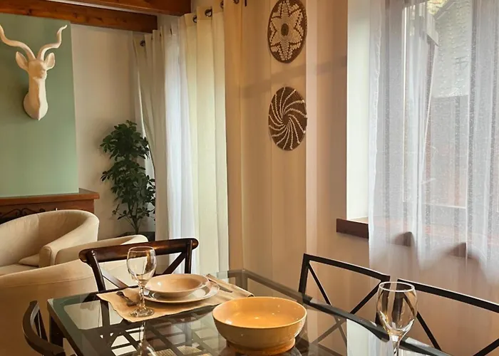 Hotel cerca del colegio: Luxury House Valencia D'Aneu