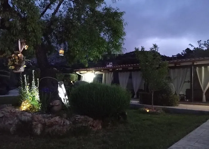 ENTRESIERRAS Apartamentos rurales con chimenea, barbacoa y espacio para eventos