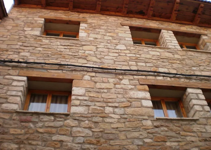 Hotel cerca del colegio: Apartamentos Vicenta