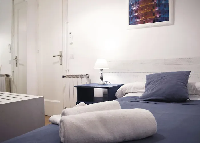 B&B: Blue Barcelona