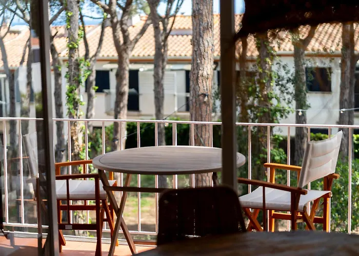 Hotel cerca del colegio: Apartamentos CASA MAREA Calella Palafrugell con Parking - WeHost Costa Brava