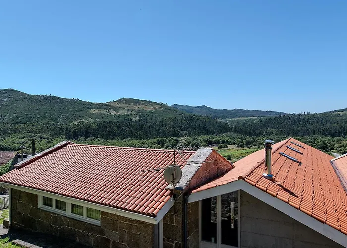 Hotel cerca del colegio: Casa Rural O Pozo