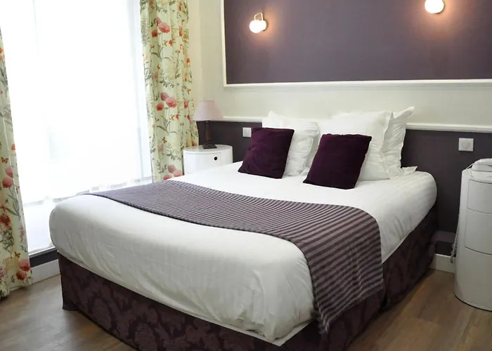 Hotel familiar: Hotel Des Arts - Cite Bergere