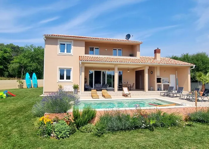 Villa Mira