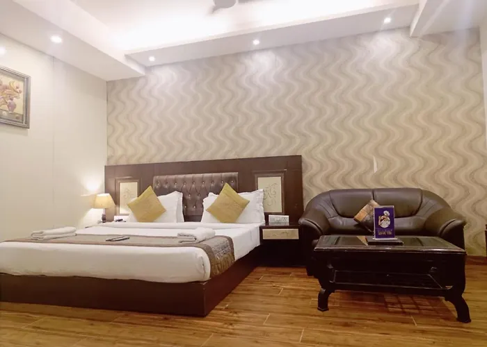 Hotel Waterfall Paschim Vihar Delhi