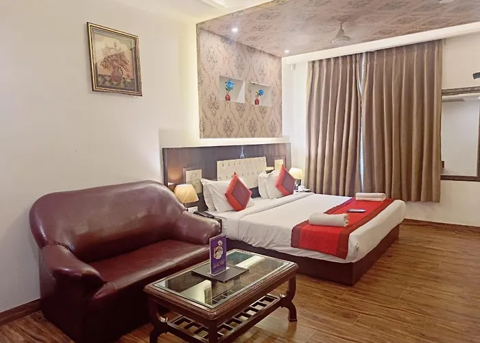 Hotel Waterfall Paschim Vihar Delhi