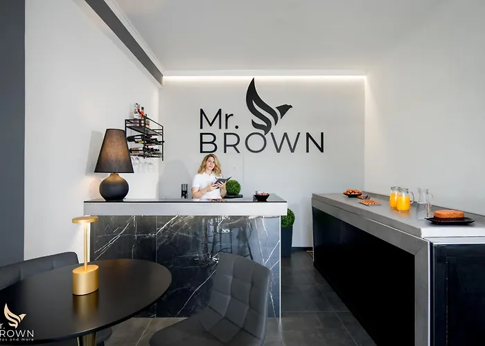 Hotel familiar: Mr Brown Home And Suites