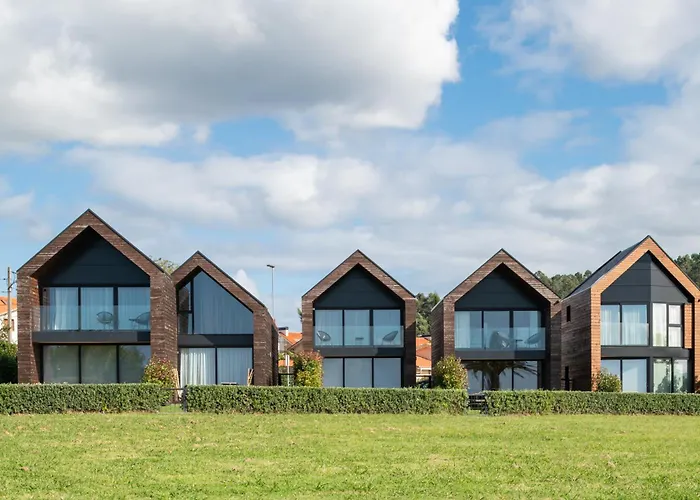 Hotel de 3 estrellas: Cabañas de Canide