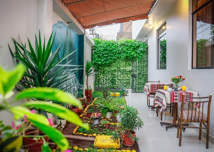 Hotel Manhattan Inn Airport