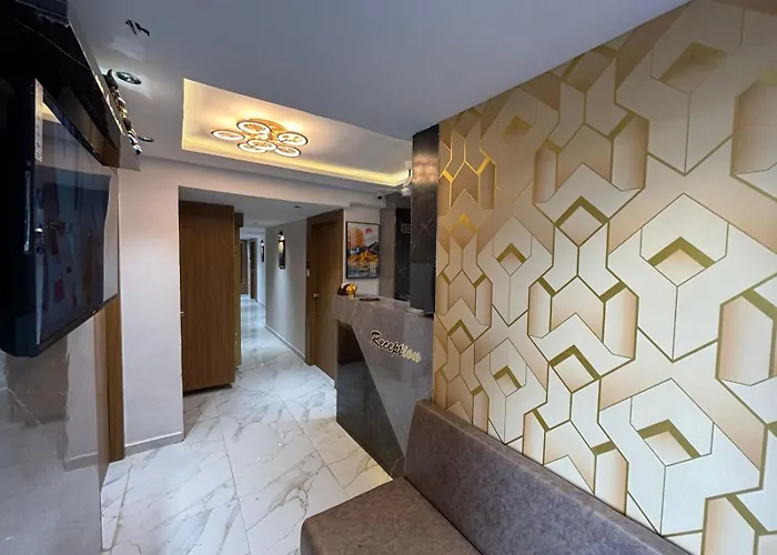Hotel Phoniex