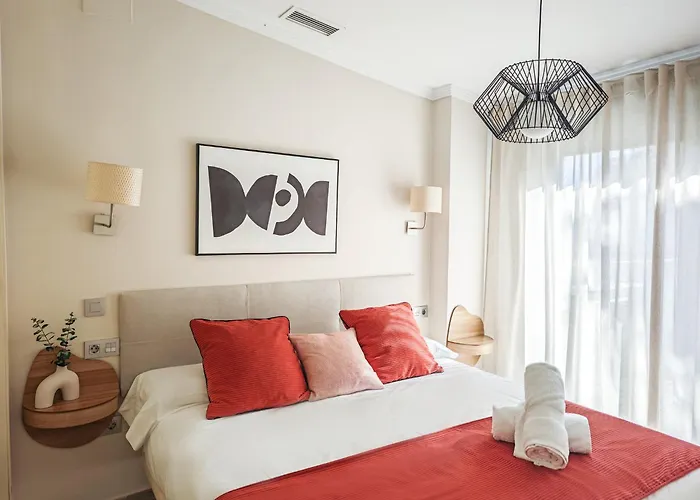 Hotel cerca del colegio: AZZ Sevilla Torre de la Plata