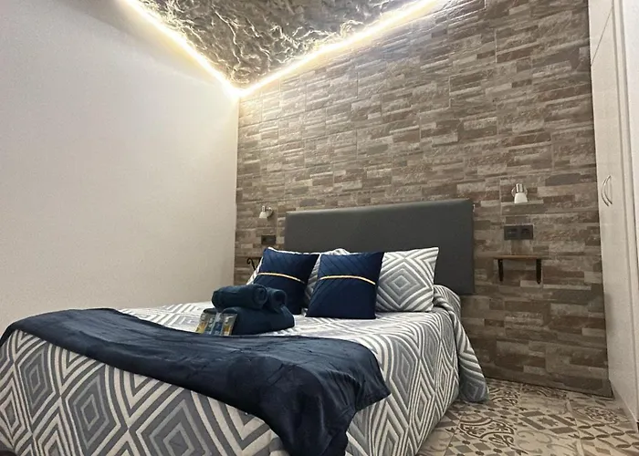 Casa entre Rocas Setenil