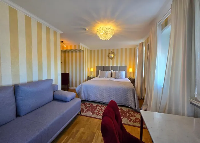 Vaenerport Lakefront Hotell