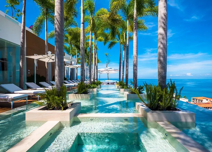 Pier 57 - 710 Fabulous & Luxurious 2 Bedroom Penthouse