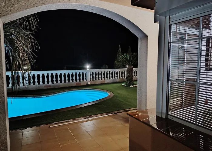 Villa Costa.