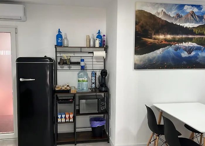 Albergue: Hostal Nv Airport