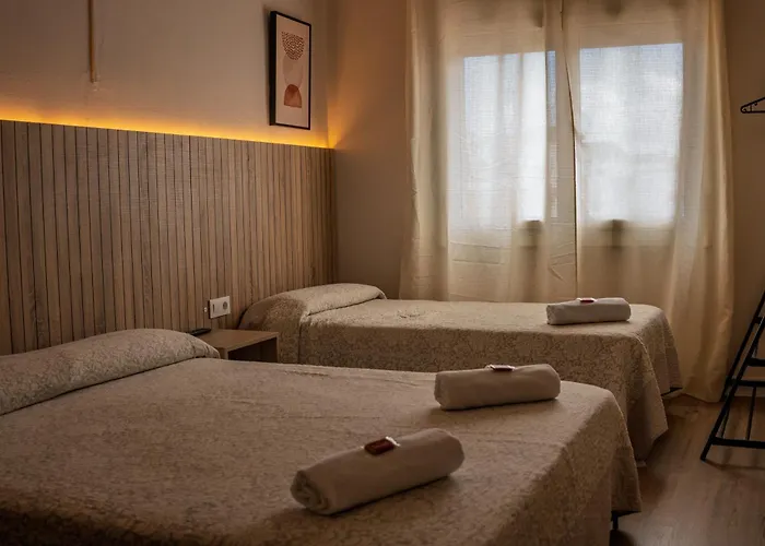Can Setmanes By Cozycatalonia - Hostal Central