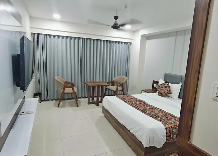 HOTEl MAPLE LEAF