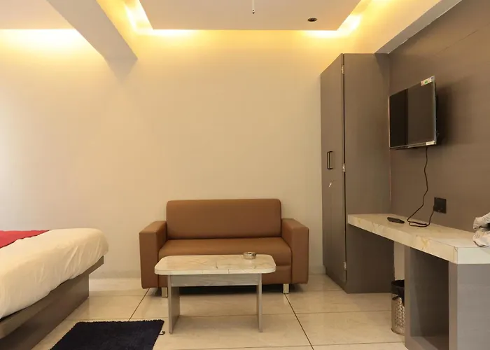 Hotel Dhara