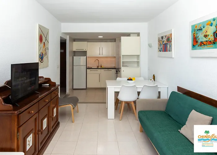 Hotel cerca del colegio: Apartamentos Chinasol