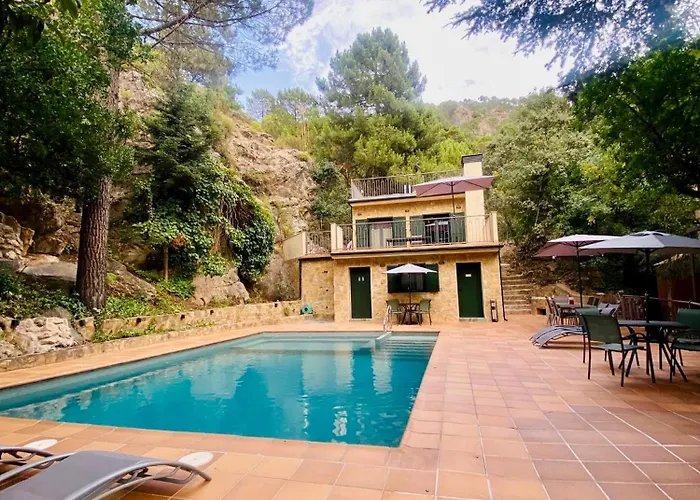 Hotel cerca del colegio: Apartamentos El Manantial