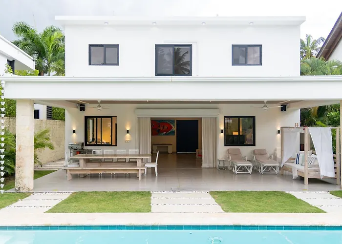 Villa Antonia Spectacular Private Stay With Pool, Just Steps From The Beach, Housekeeping & Kitchen In Exclusive Gated Community