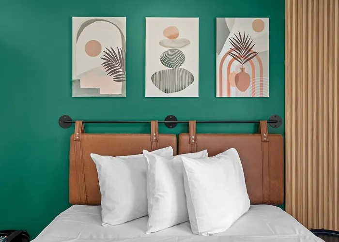 Hollywood Le Bon Hotel