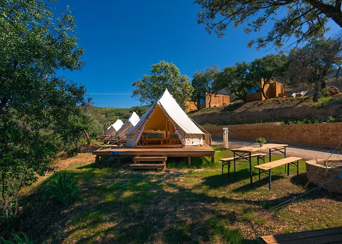Hotel cerca del colegio: Kampaoh Alquezar