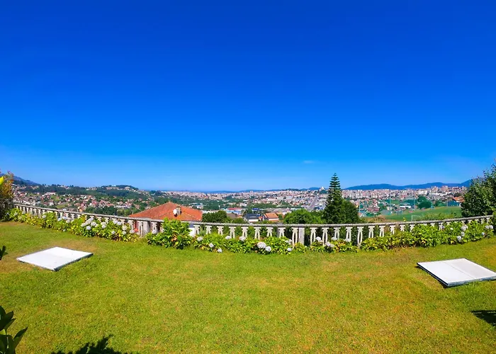 Con Piscina Y 2000 M De Jardín