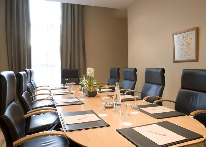 Hotel con piscina: NH Valencia Center