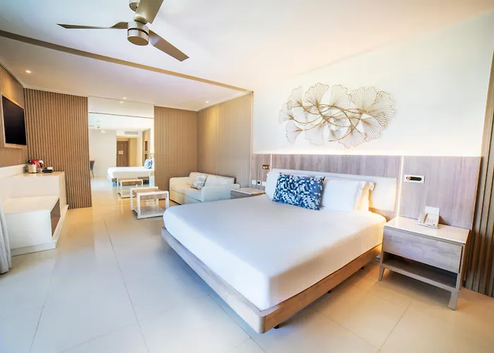 Hotel Jacuzzi: Royalton Hideaway Punta Cana, An Autograph Collection All-Inclusive Resort & Casino - Adults Only