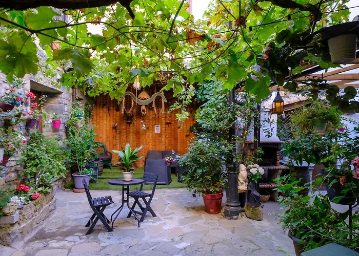 Hotel céntrico: Casa rural MAZA especial grupos