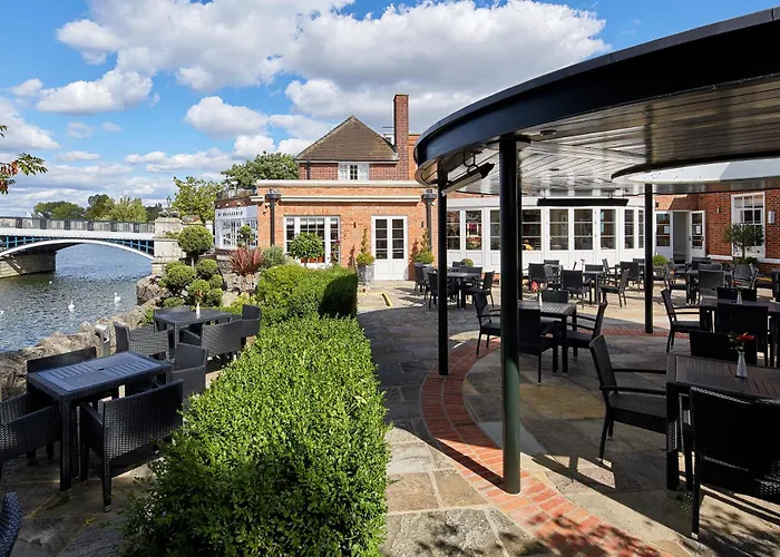 Sir Christopher Wren Hotel