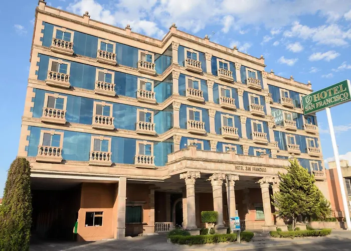 Hotel con piscina: Hotel San Francisco Leon