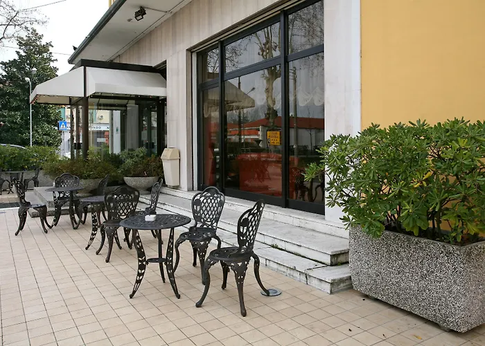  Ariston
