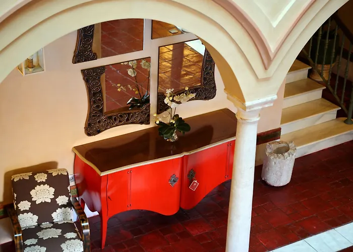 Hotel de 3 estrellas: Sacristia De Santa Ana