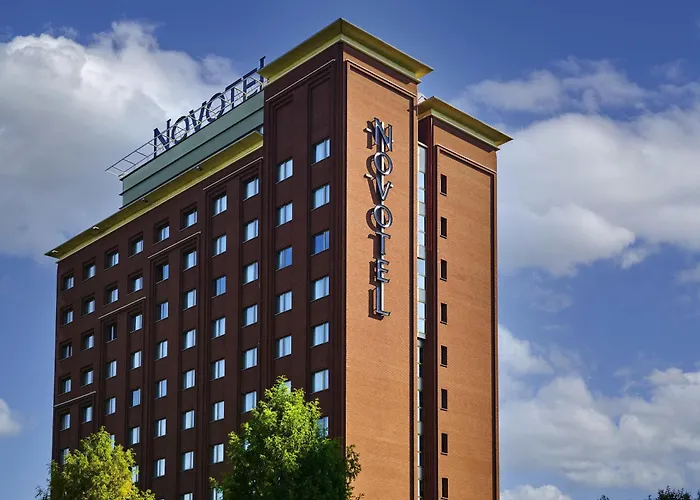 Hotel con piscina: Novotel Torino Corso Giulio Cesare