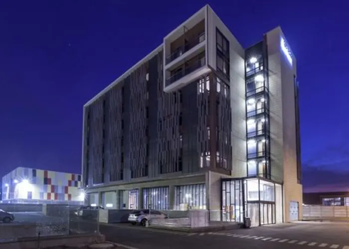 Hotel cerca del aeropuerto: Courtyard By Marriott Santiago Airport