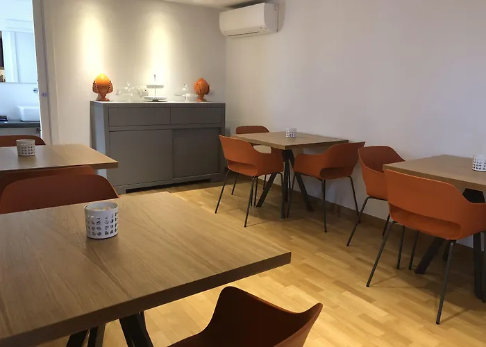 200 Rooms & Terrace