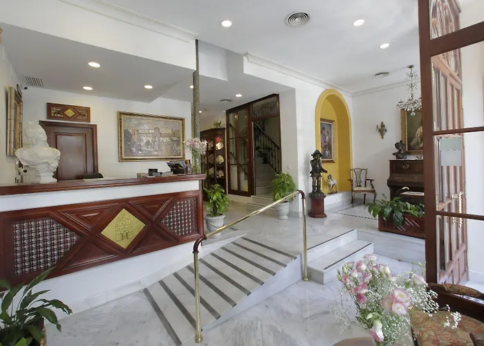 Hotel parque acuático: Basic Hotel Puerta de Sevilla