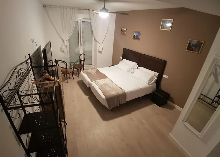 Hotel con vistas: Hostal Puente de Hierro