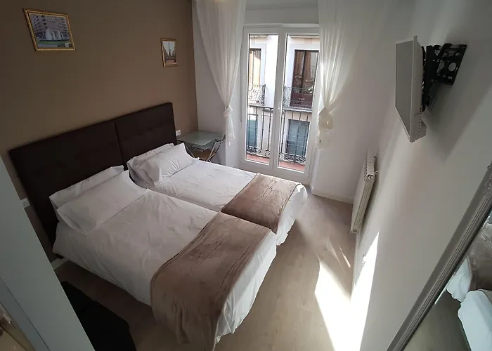 Hotel con vistas: Hostal Puente de Hierro