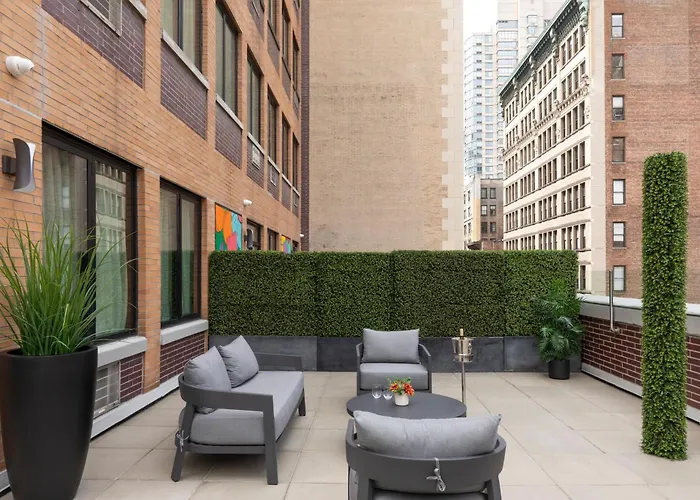 Motel: Broadway Plaza Hotel