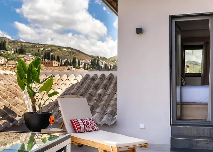 Amiras Homes Collection