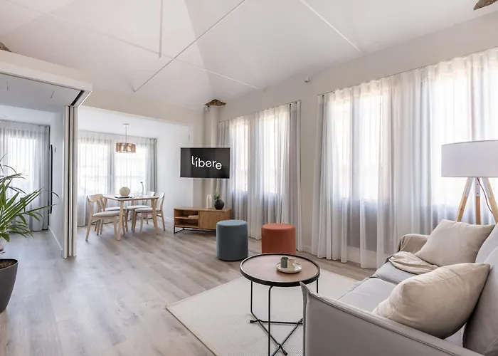 Hotel cerca del colegio: Apartamentos Líbere Granada Catedral