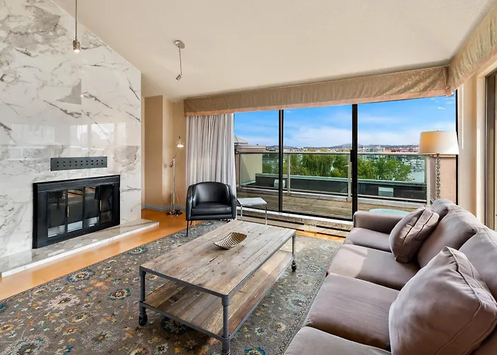 Best Western Plus Inner Harbour Hotel