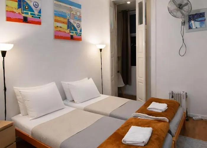  Ndussole Guest House